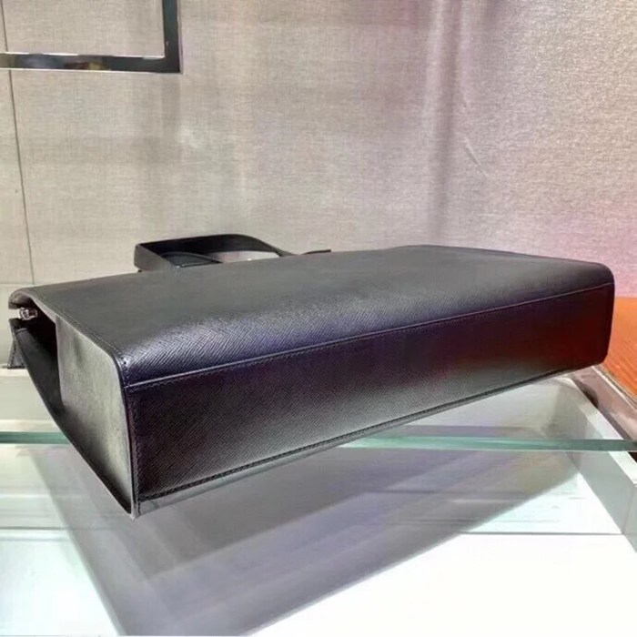 PRADA 2VG039 十字紋ブリーフケース サイズ:40x30cm