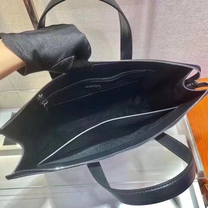 PRADA 2VG039 十字紋ブリーフケース サイズ:40x30cm