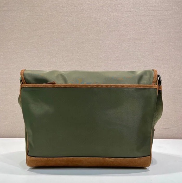PRADA 2VD052A リナイロンメッセンジャー 大 サイズ:30x27.5x14.5cm