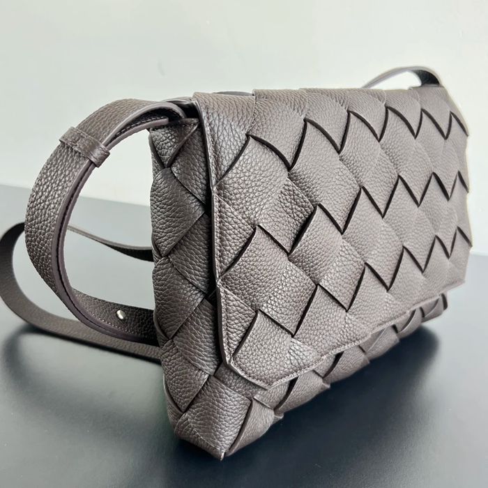 BOTTEGA VENETA BV 815796 ディアゴ斜め掛け サイズ:32x21.5cm