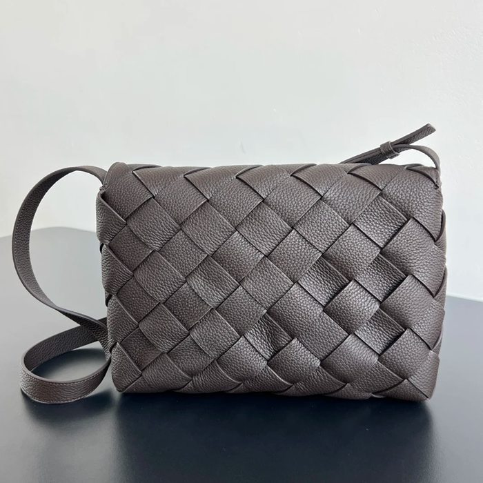 BOTTEGA VENETA BV 815796 ディアゴ斜め掛け サイズ:32x21.5cm