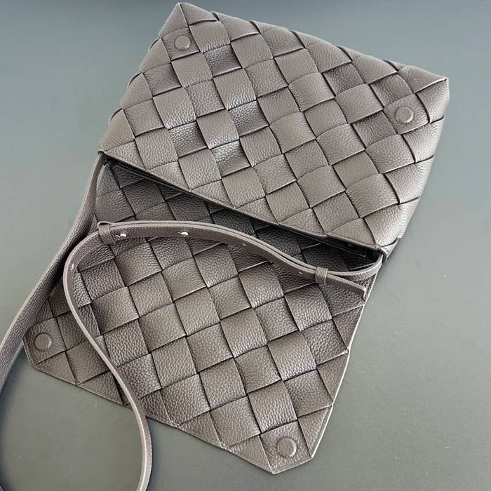 BOTTEGA VENETA BV 815796 ディアゴ斜め掛け サイズ:32x21.5cm