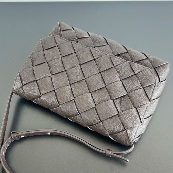 BOTTEGA VENETA BV 815796 ディアゴ斜め掛け サイズ:32x21.5cm