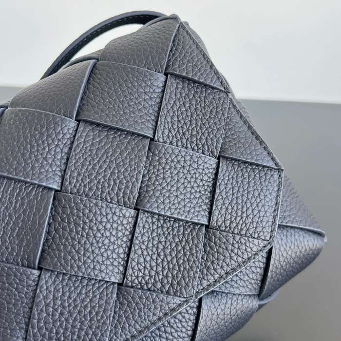 BOTTEGA VENETA BV 795637 ディアゴ斜め掛け サイズ:22.5x16.5x5.5cm