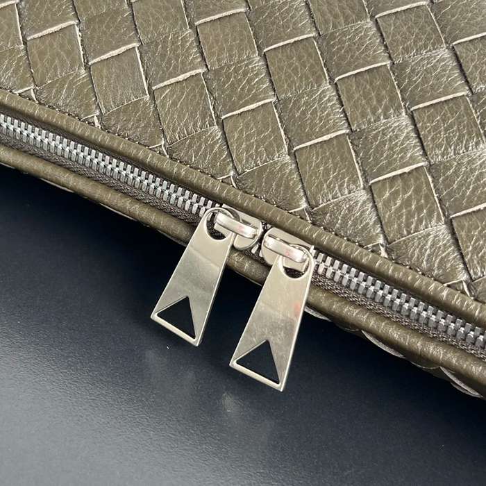 BOTTEGA VENETA BV 815748 トラベラーダーホーボー サイズ:35x29.5x8.5cm