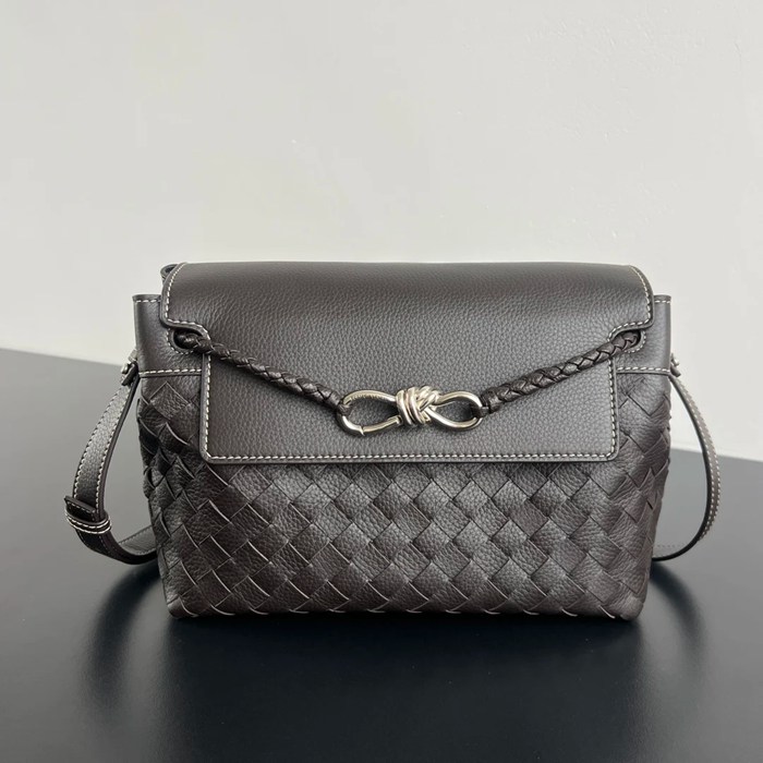 BOTTEGA VENETA BV 815781 粒面スモールアンディアーモ サイズ:29x20x13cm