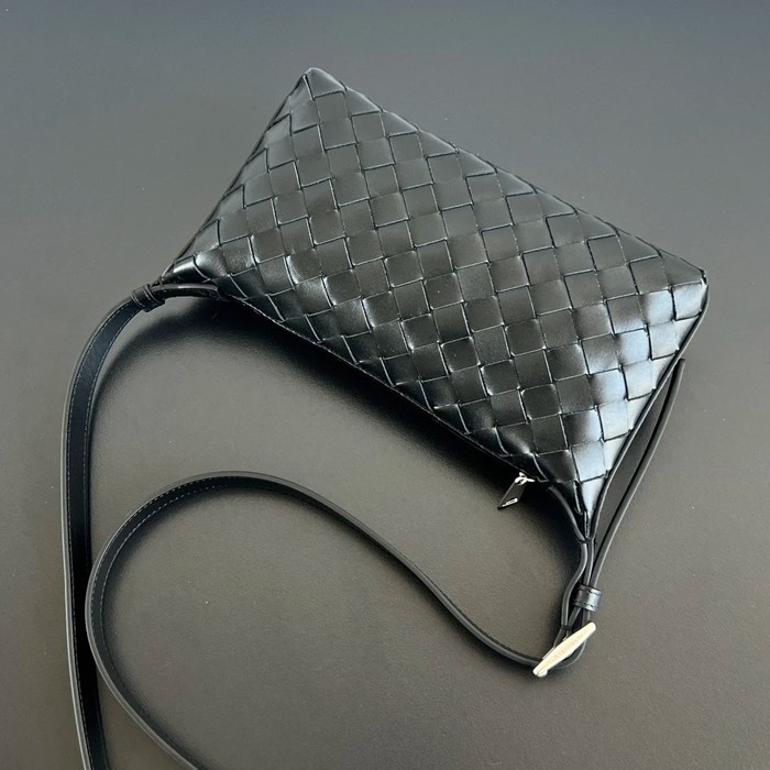 BOTTEGA VENETA BV 844018 トラベラーフォンショルダー サイズ:20x12x5.5cm