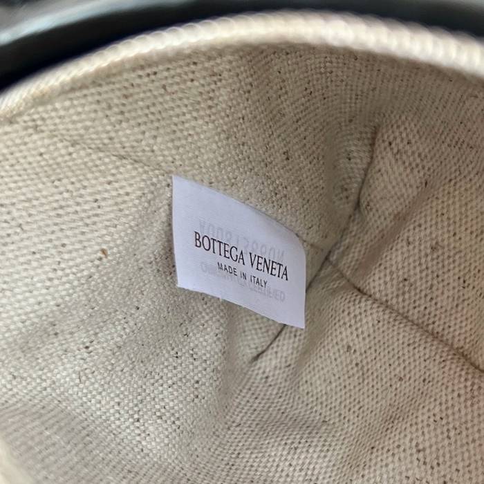 BOTTEGA VENETA BV 844018 トラベラーフォンショルダー サイズ:20x12x5.5cm