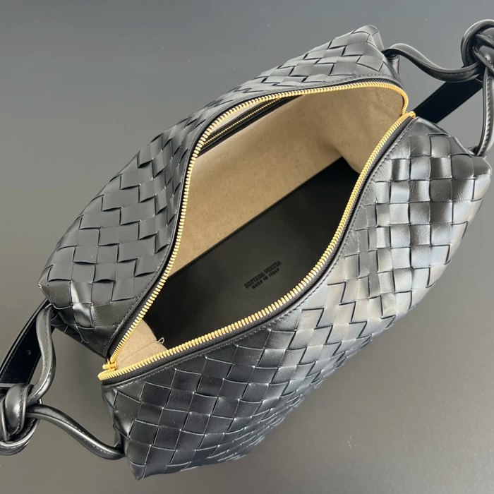 BOTTEGA VENETA BV 796619 ループカメラバッグ サイズ:38x20x18.5cm
