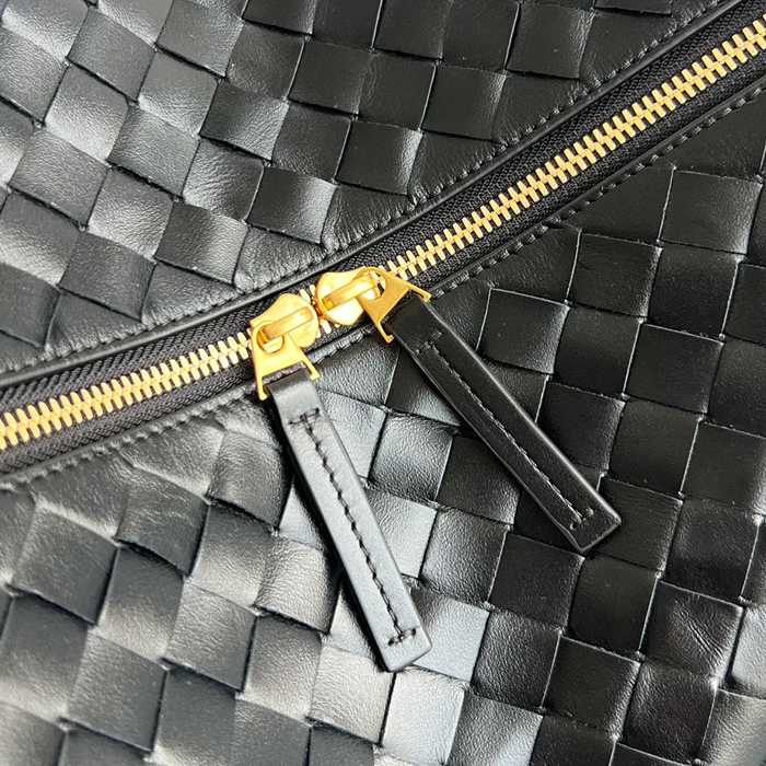 BOTTEGA VENETA BV 796619 ループカメラバッグ サイズ:38x20x18.5cm