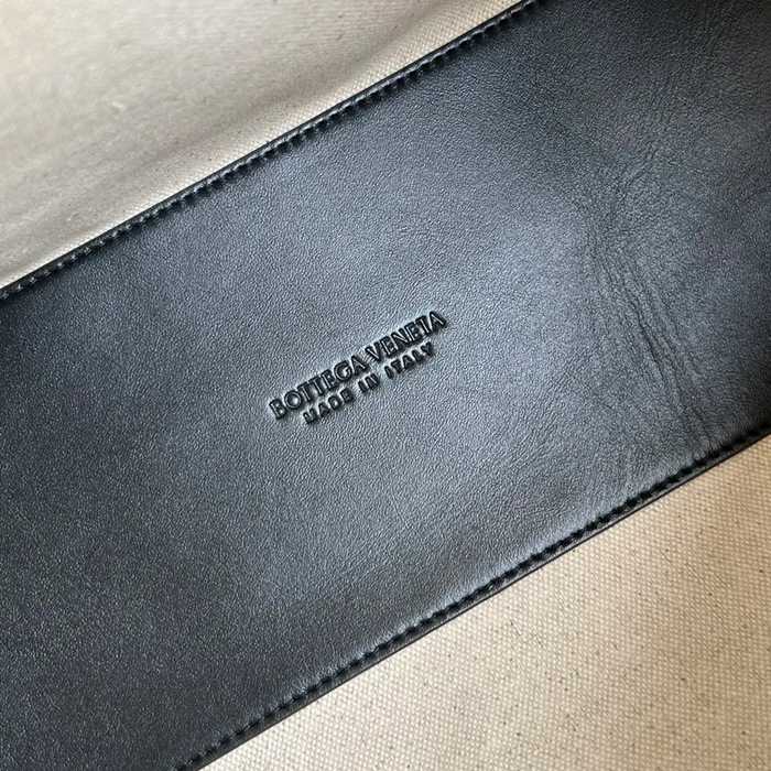 BOTTEGA VENETA BV 796619 ループカメラバッグ サイズ:38x20x18.5cm