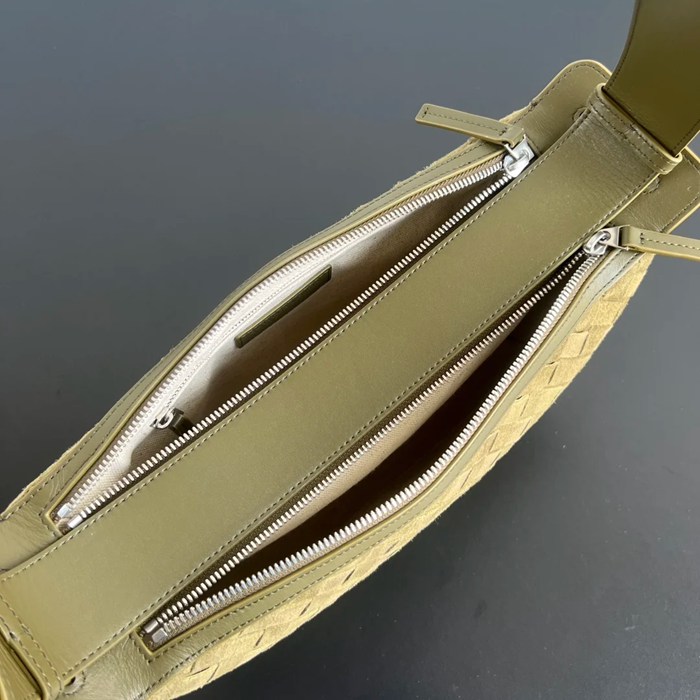 BOTTEGA VENETA BV 836016 スエードトリベッカ弁当箱バッグ サイズ:30.5x20cm