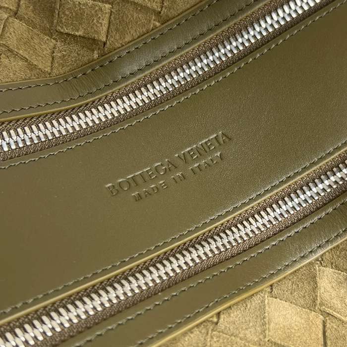 BOTTEGA VENETA BV 836016 スエードトリベッカ弁当箱バッグ サイズ:30.5x20cm