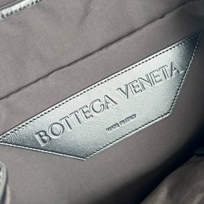 BOTTEGA VENETA BV 806160 ナイロンリュック サイズ:43x30x15cm