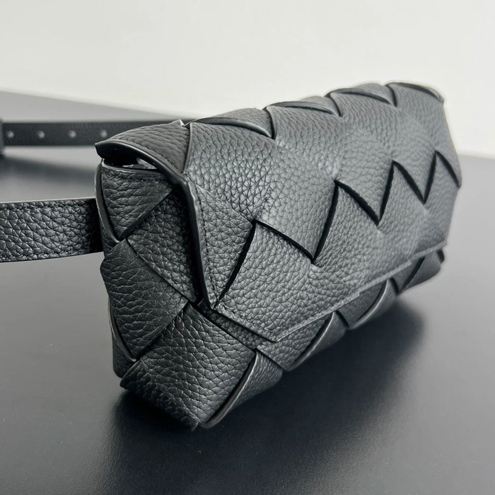 BOTTEGA VENETA BV 805773 粒面牛皮ウエストバッグ ディアゴ サイズ:19x10cm