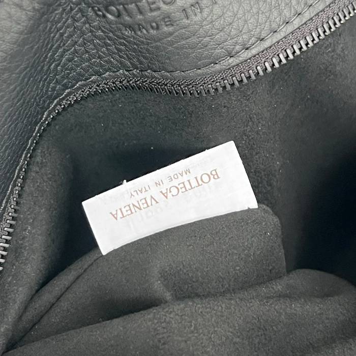 BOTTEGA VENETA BV 807715 新作粒面斜め掛け アンディアーモ サイズ:37x26x13cm