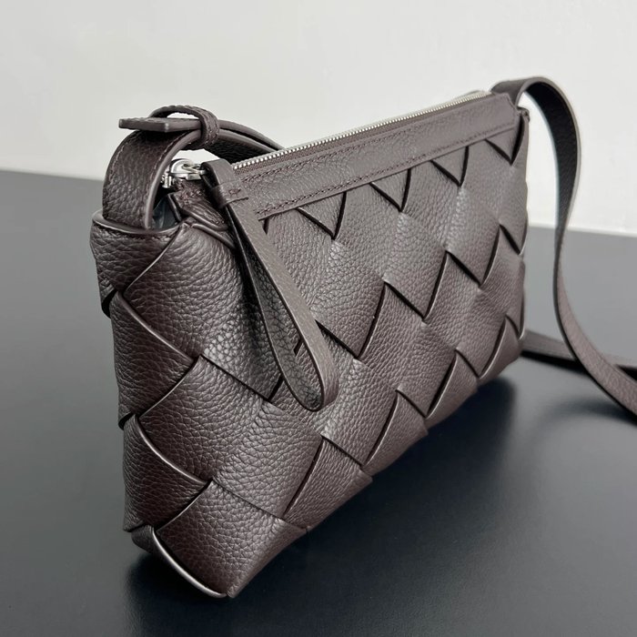 BOTTEGA VENETA BV 837112 新作編み斜め掛け ディアゴ サイズ:25x15cm