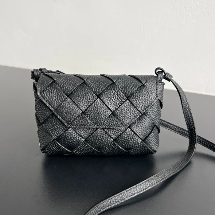 BOTTEGA VENETA BV 805745 新作編みカメラバッグ ディアゴ サイズ:18x12cm