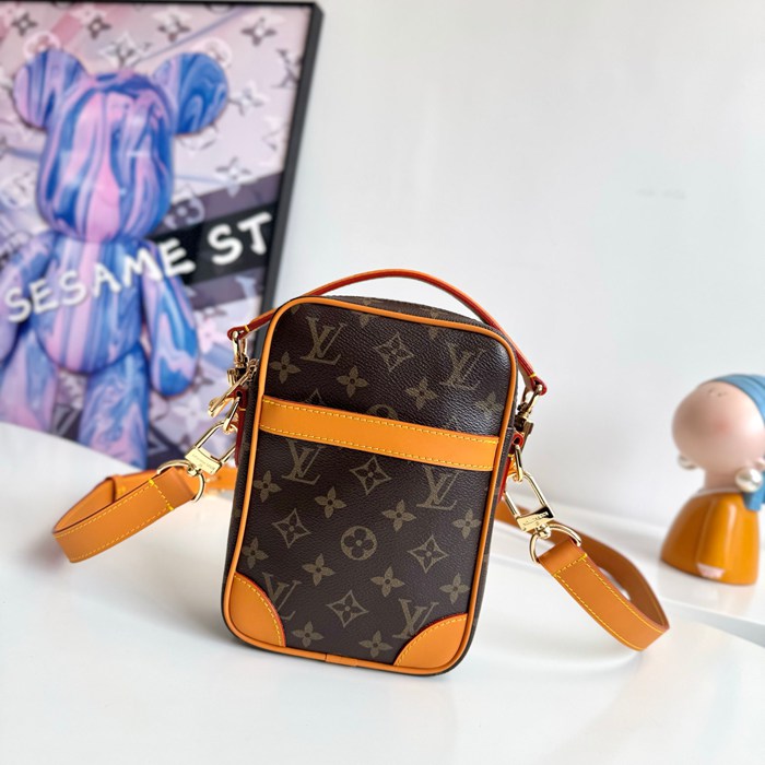 LOUIS VUITTON M14013 ダニューブ 斜め掛け サイズ:21x16cm