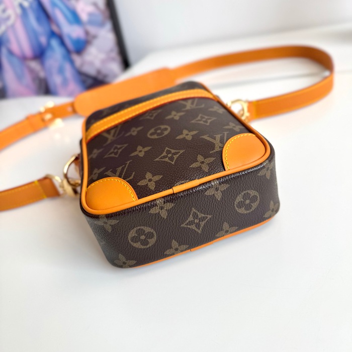 LOUIS VUITTON M14013 ダニューブ 斜め掛け サイズ:21x16cm