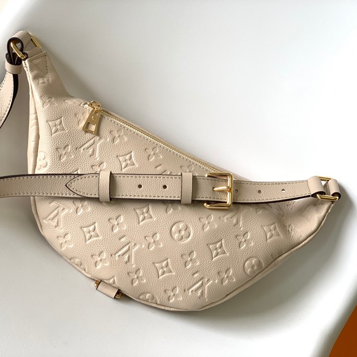 LOUIS VUITTON M44836 バンバッグ 胸バッグ サイズ:37x20x14cm