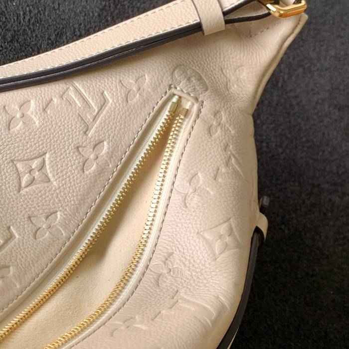 LOUIS VUITTON M44836 バンバッグ 胸バッグ サイズ:37x20x14cm