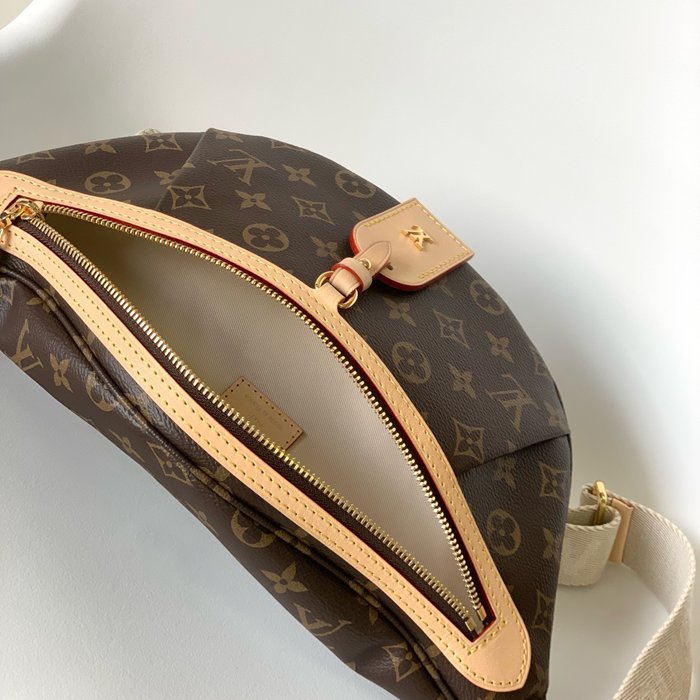 LOUIS VUITTON M46784 ハイライズバッグ サイズ:38x16x7.5cm