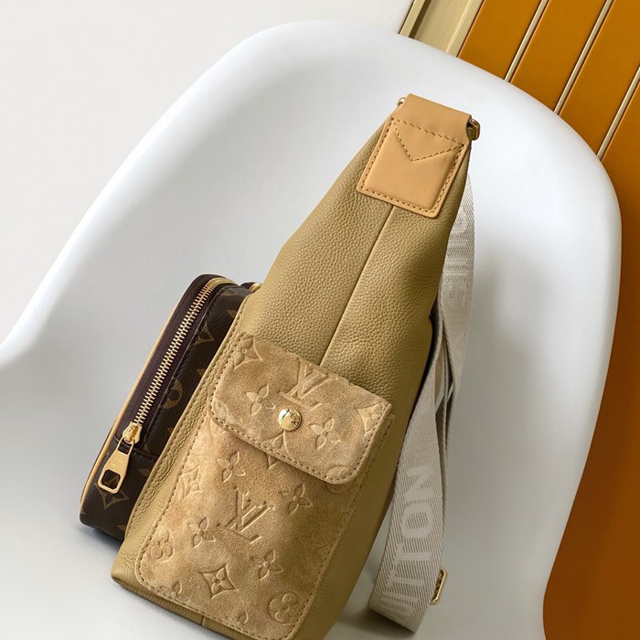 LOUIS VUITTON M12697 モノグラムダブルポケット斜め掛け サイズ:31x30x10.8cm