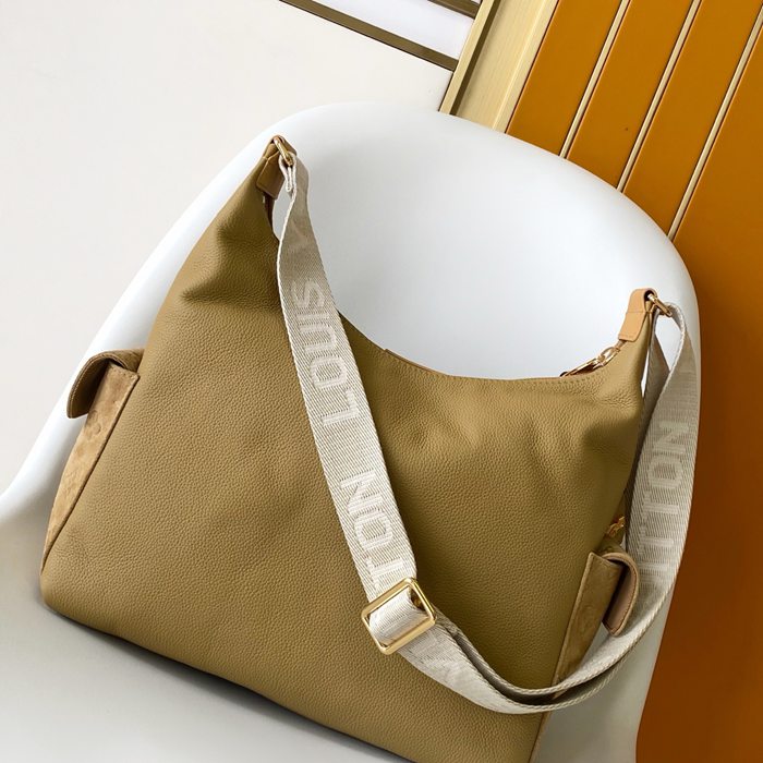 LOUIS VUITTON M12697 モノグラムダブルポケット斜め掛け サイズ:31x30x10.8cm