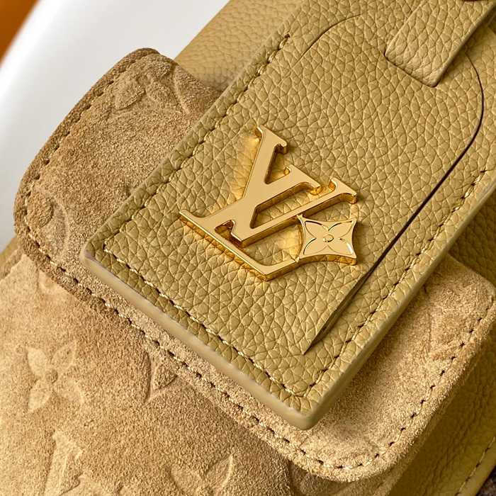 LOUIS VUITTON M12697 モノグラムダブルポケット斜め掛け サイズ:31x30x10.8cm