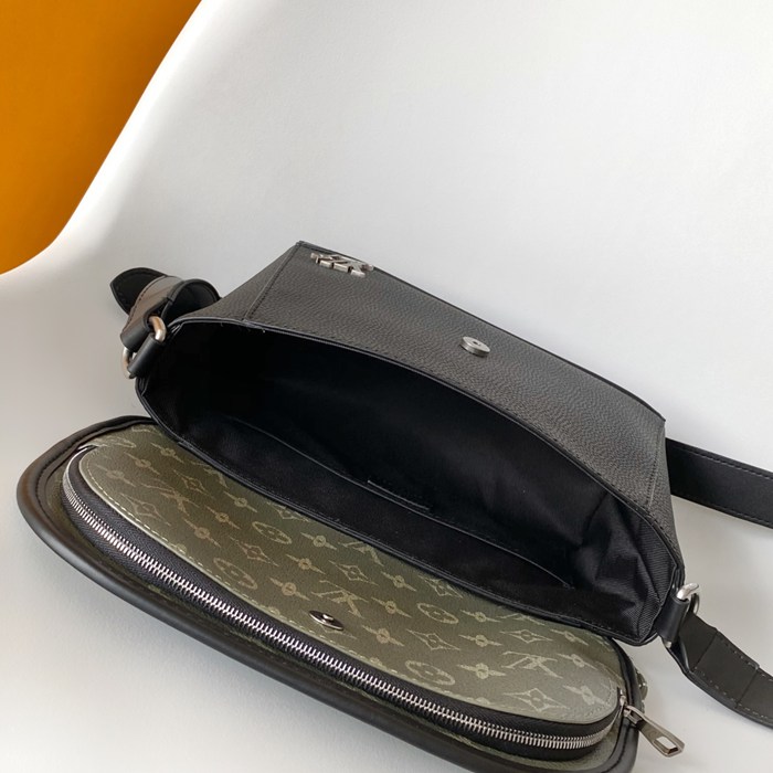 LOUIS VUITTON M12625 パルス メッセンジャー サイズ:26.6x17x11cm