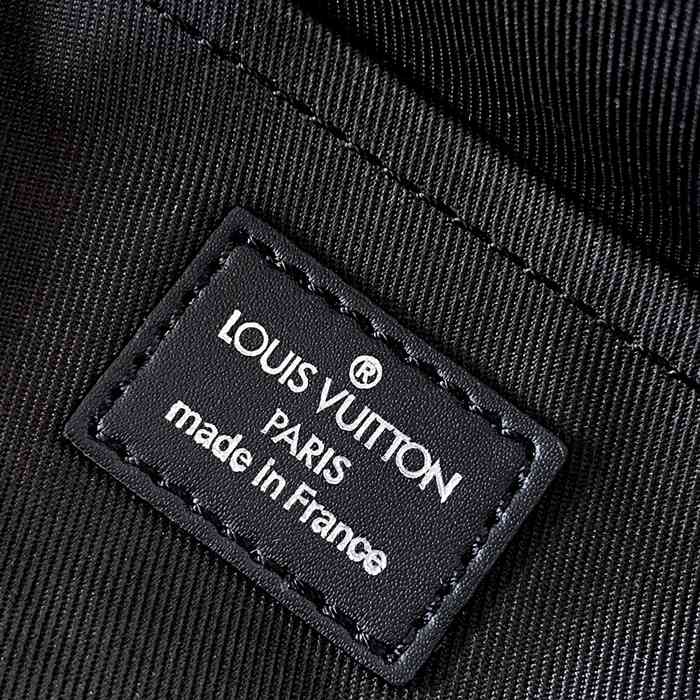 LOUIS VUITTON M12625 パルス メッセンジャー サイズ:26.6x17x11cm