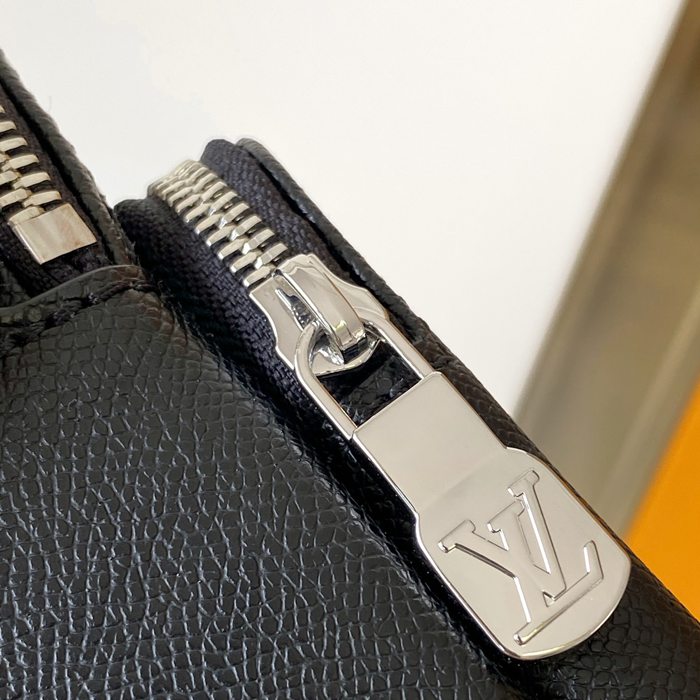 LOUIS VUITTON M11657 アベニュー メッセンジャー サイズ:22.5x16x7.5cm