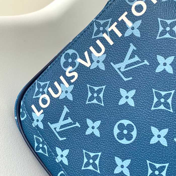 LOUIS VUITTON M23785 ディストリクト メッセンジャー サイズ:26x20cm