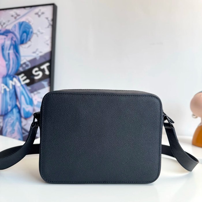 LOUIS VUITTON M15265 ボーディング メッセンジャー サイズ:24x18cm