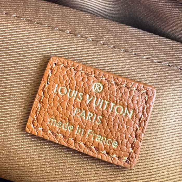 LOUIS VUITTON M25981 ボーディング メッセンジャー サイズ:24x18cm