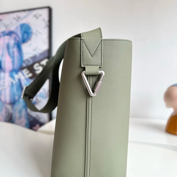 LOUIS VUITTON M26747 ヴェルソホーボーハンドバッグ サイズ:33x30x15.5cm