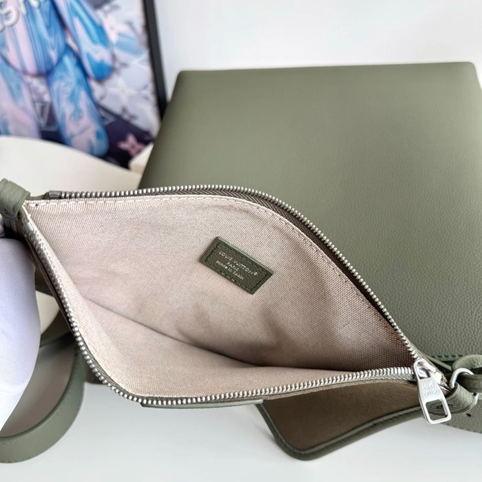 LOUIS VUITTON M26747 ヴェルソホーボーハンドバッグ サイズ:33x30x15.5cm