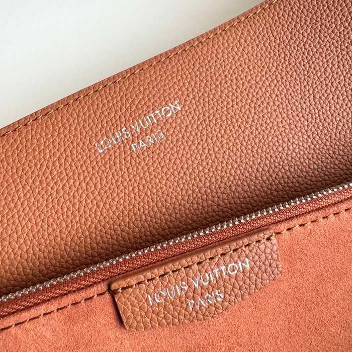 LOUIS VUITTON M26745 ヴェルソホーボーハンドバッグ サイズ:33x30x15.5cm