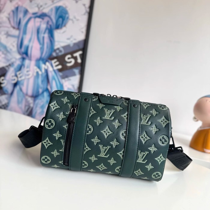 LOUIS VUITTON M27184 シティキープオール サイズ:27.5x16.5x15cm