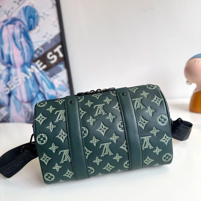 LOUIS VUITTON M27184 シティキープオール サイズ:27.5x16.5x15cm