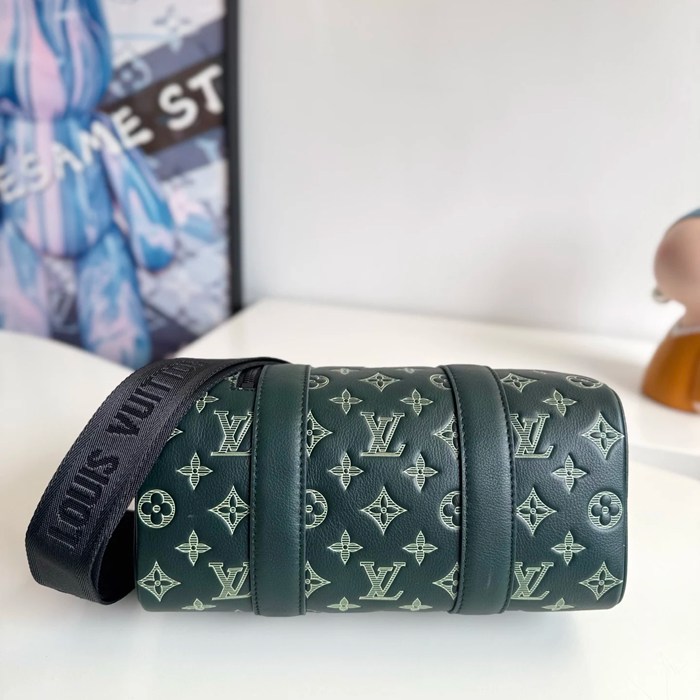 LOUIS VUITTON M27184 シティキープオール サイズ:27.5x16.5x15cm