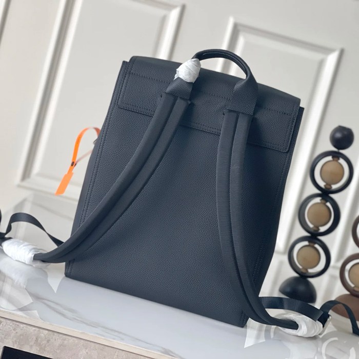 LOUIS VUITTON M27063 オールスチール金具リュック スチーマー サイズ:39x31x15.5cm