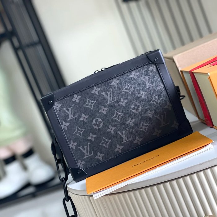 LOUIS VUITTON M44730 イタリアA級レザー斜め掛け サイズ:25x18x10cm