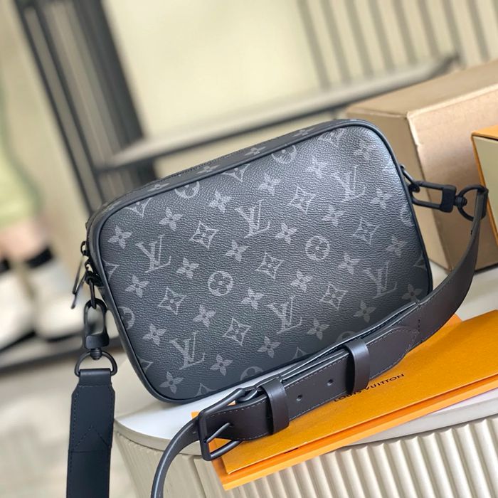 LOUIS VUITTON M46795 イタリアA級レザー斜め掛け サイズ:24x17cm