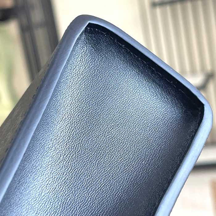 LOUIS VUITTON M61692 イタリアA級レザーハンドバッグ サイズ:27x21cm
