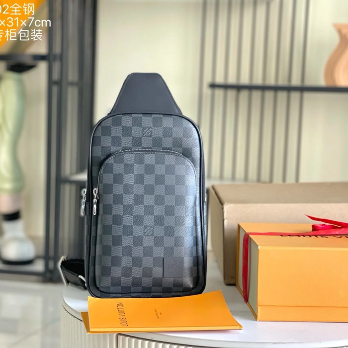 LOUIS VUITTON M45302 特級正品胸バッグ サイズ:31x20cm LOUIS VUITTON M45302 特級正品胸バッグ サイズ:31x20cm