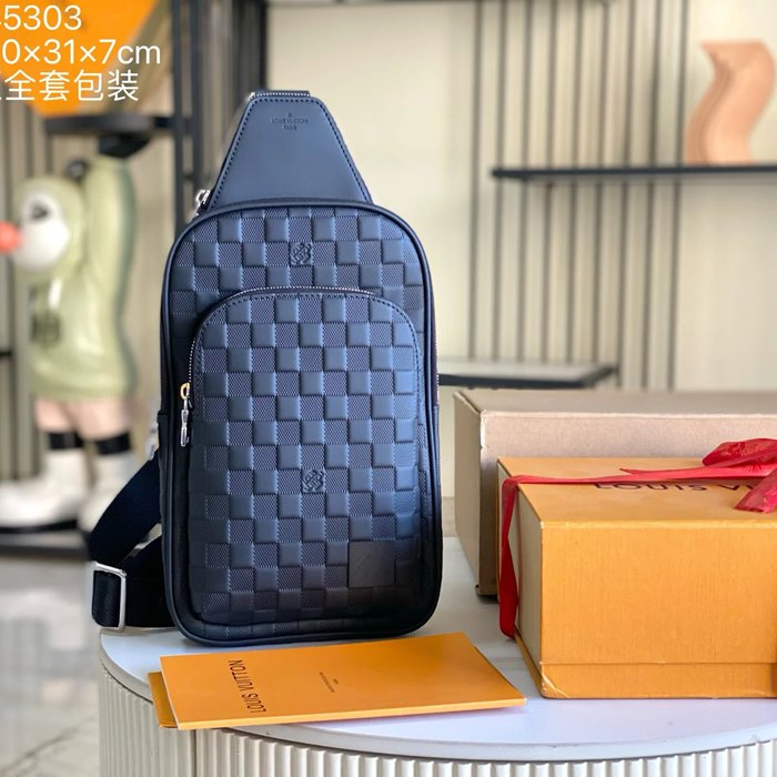 LOUIS VUITTON M45303 イタリアA級レザー胸バッグ サイズ:31x20cm LOUIS VUITTON M45303 イタリアA級レザー胸バッグ サイズ:31x20cm