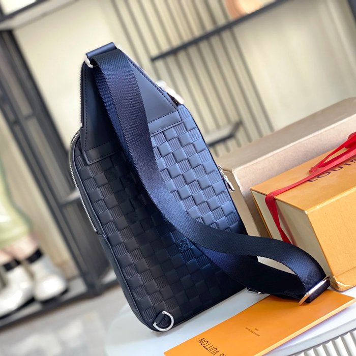 LOUIS VUITTON M45303 イタリアA級レザー胸バッグ サイズ:31x20cm