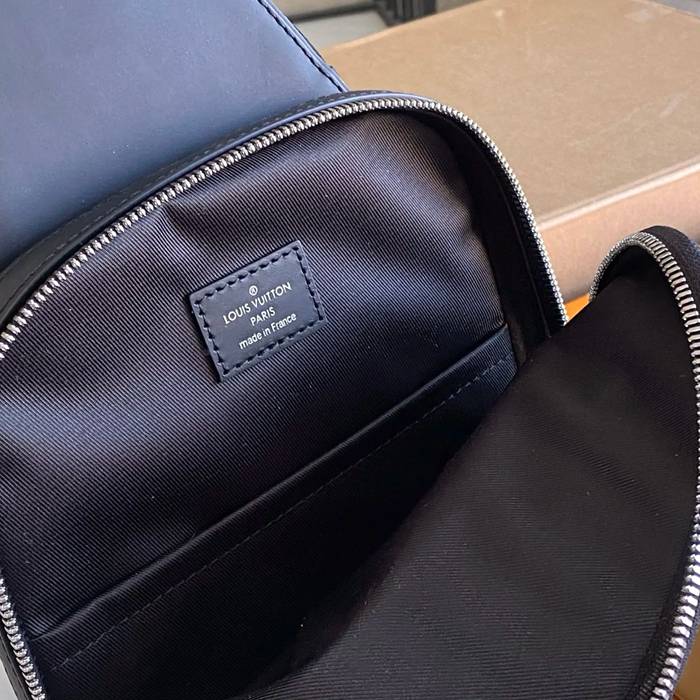 LOUIS VUITTON M45303 イタリアA級レザー胸バッグ サイズ:31x20cm